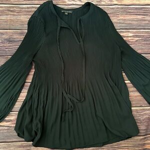 Adrianna Papell dark green flowy shirt